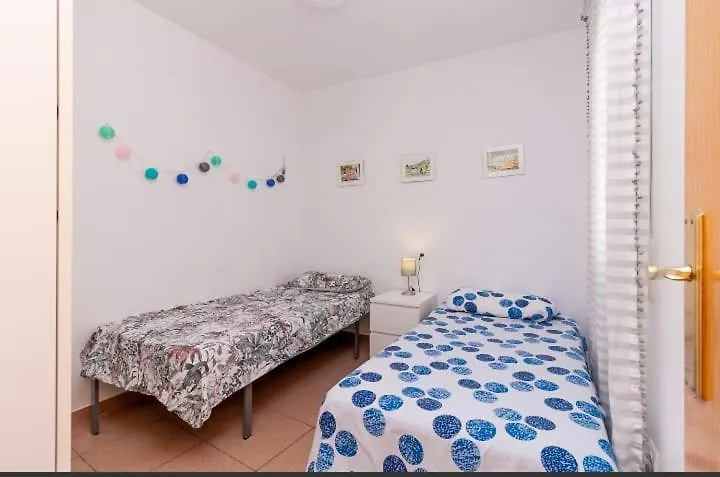 Apartamento en Playa de Burriana Rubarsal Nerja 0*,  España